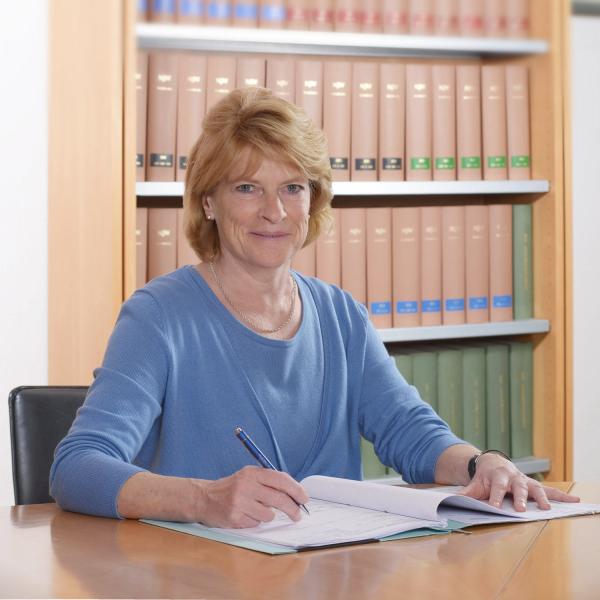 Dr. Gabriele Hitzlberger